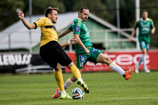 Frej Täbys Smajl Suljevic och Ljungskiles Jonas Lindberg