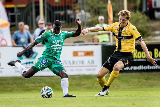 Ljungskiles Ken Sema skjuter