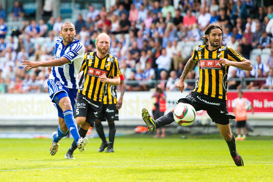 IFK Göteborgs Haitam Aleesami gör 4-0 medan Häckens