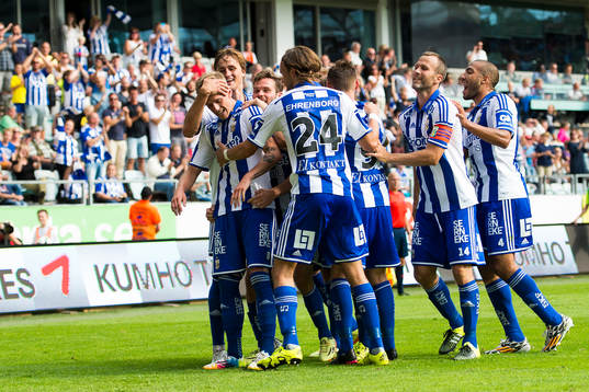 IFK Göteborgs Sören Rieks kramas om
