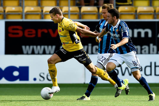 Elfsborgs Viktor Claesson och Djurgårdens Kerim Mrabti och