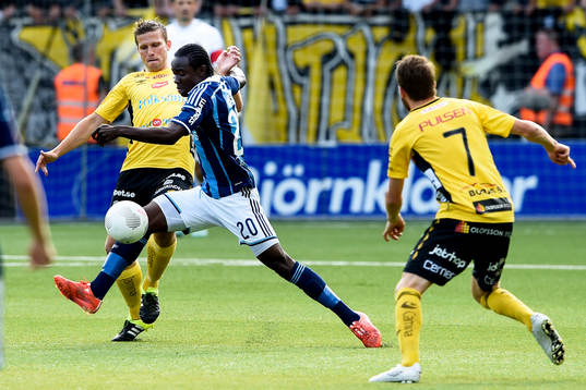 Elfsborgs Anders Svensson och Djurgårdens Sam Johnson