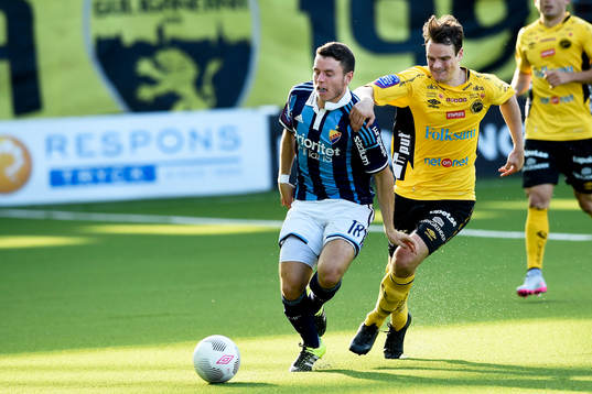 Djurgårdens Kerim Mrabti och Elfsborgs Henning Hauger