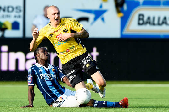 Djurgårdens Sam Johnson och Elfsborgs Sebastian Holmén