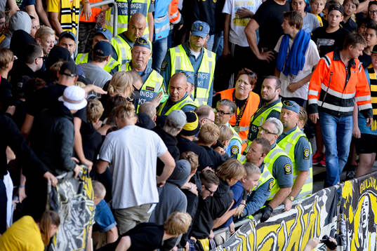 Elfsborgs supportrar i bråk