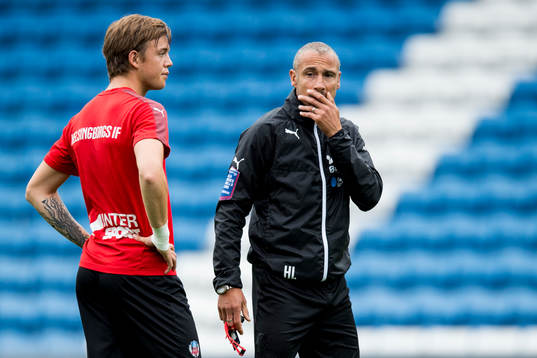 Alexander Achinioti Jönsson och manager Henrik Larsson