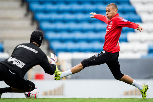 målvakt Matt Pyzdrowski och Jordan Larsson