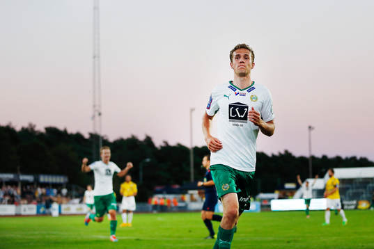 Hammarbys Fredrik Torsteinbö gör 0-1 och jublar