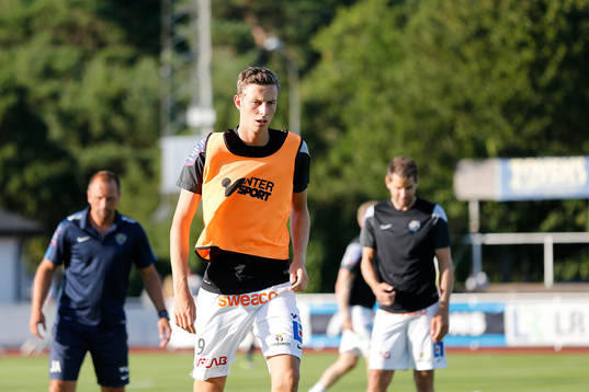 Falkenbergs Gustaf Nilsson värmer upp