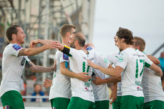 Hammarbys spelare jublar