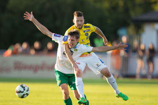 Falkenbergs Tibor Joza och Hammarbys Nahir Besara