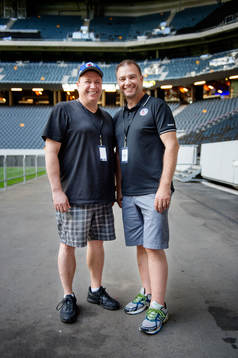 Vakterna av Stanley Cup Bill Wellman och Howie Borrow
