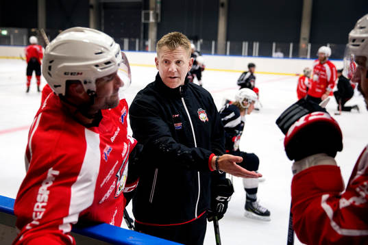 Vi följer Malmö Redhawks