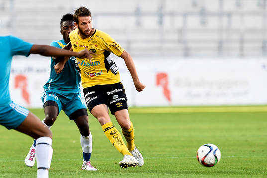 Elfsborgs Marcus Rohdén och Somaliska UFs Tif Kiddu
