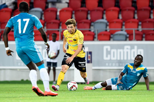 Elfsborgs Arber Zeneli och Somaliska UFs Ryan Nyanja