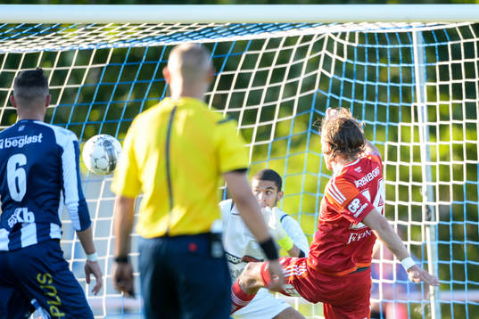 IFK Göteborgs Tom Pettersson gör 0-1
