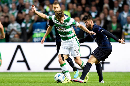 Celtics James Forrest och Malmö FFs Erdal Rakip