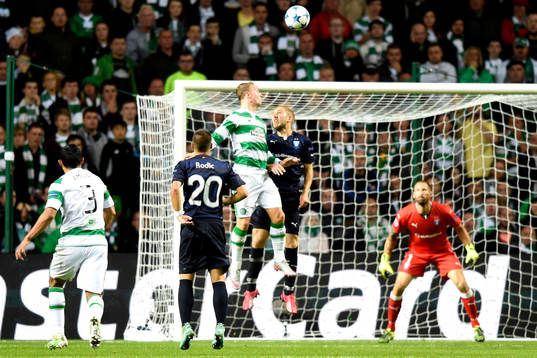 Celtics Leigh Griffiths nickar in 3-1