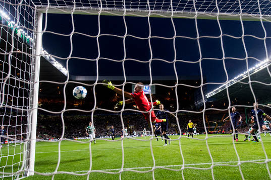 Celtics Leigh Griffiths (ej i bild) nickar in 3-1 bakom