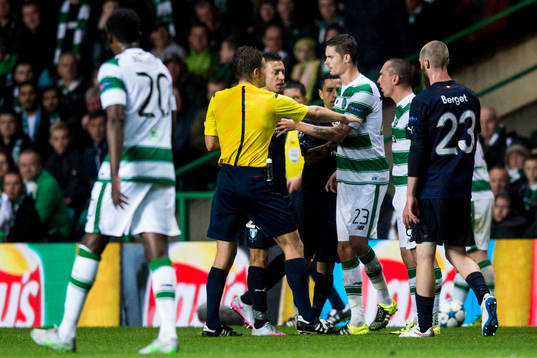 Irriterat mellan Celtics Mikael Lustig och Malmö FFs