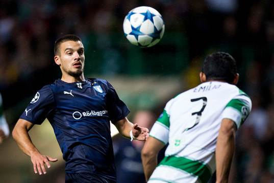 Malmö FFs Vladimir Rodic och Celtics Emilio Izaguirre