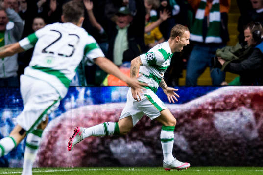 Celtics Mikael Lustig och Leigh Griffiths jublar