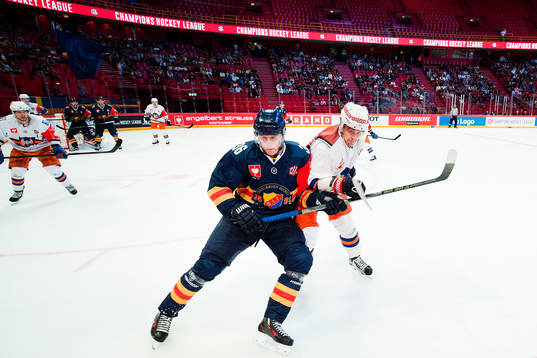 Djurgårdens Philip Holm och Tapparas Kristian Kuusela