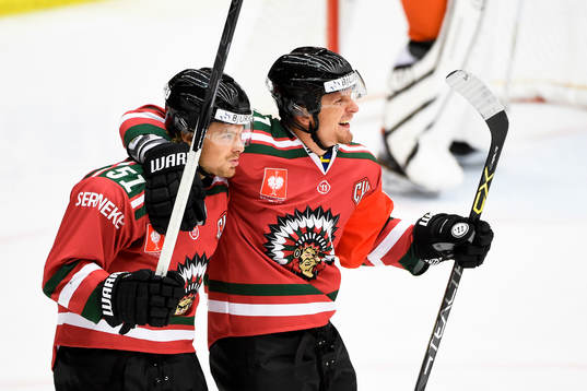 Frölundas Mats Rosseli Olsen och Nicklas Lasu jublar