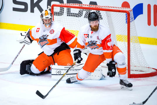 Sheffield Steelers målvakt Tyler Plante och Zach Fitzgerald