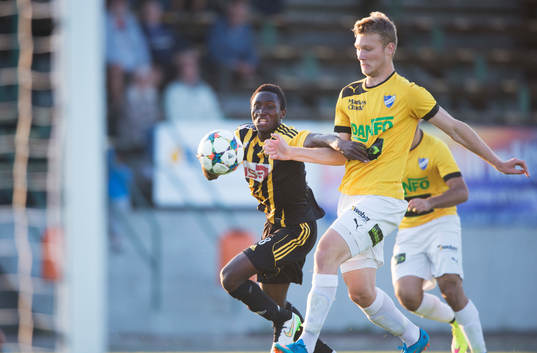 IFK Hässleholms Mamudu Moro i matchen i division 2 mellan