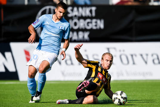 Malmö FFs Vladimir Rodic och Häckens Kari Arkivuo