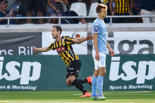 Häckens Martin Ericsson jublar