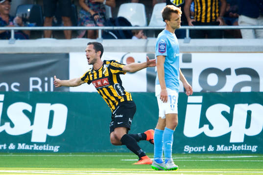Häckens Martin Ericsson jublar