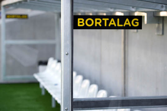 Bänkar för bortalag