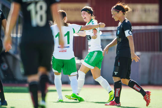 Hammarbys Elina Johansson jublar
