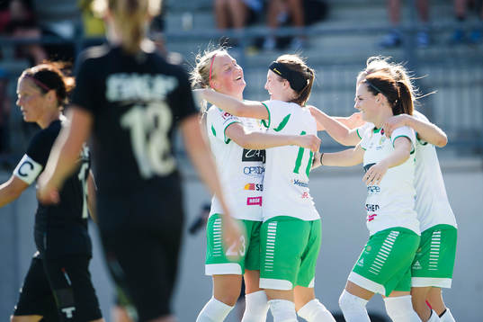 Hammarbys Elina Johansson jublar