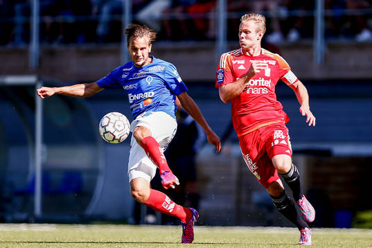 Åtvidabergs Månz Karlsson och IFK Göteborgs Gustav