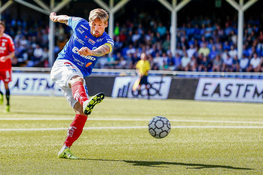 Åtvidabergs Martin Christensen missar målchans
