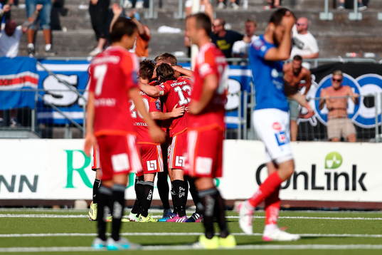 IFK Göteborg jublar och Åtvidabergs Ajsel Kujovic deppar