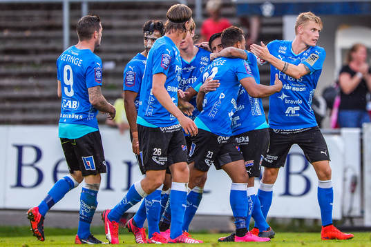 Halmstads spelare firar