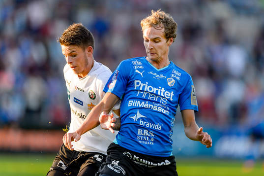 Örebros Eidur Aron Sigurbjörnsson och Halmstads Alexander