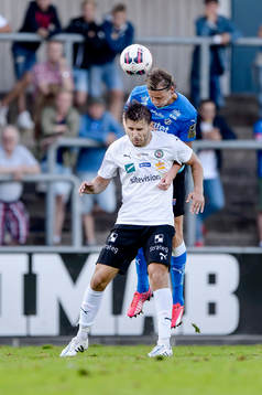 Örebros Astrit Ajdarevic och Halmstads Alexander Berntsson