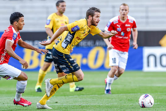 Kalmars Ismael Silva Lima jagar Elfsborgs Marcus Rohdén