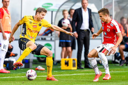 Elfsborgs Niklas Gunnarsson och Kalmars Filip Sachpekidis