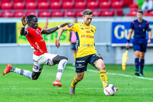 Kalmars Papa Alioune Diouf och Elfsborgs Adam Lundqvist