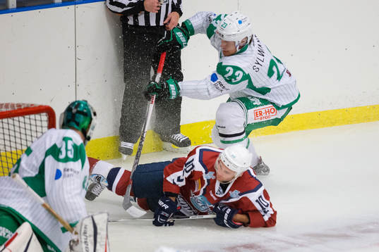 Rögle hockeys Daniel Sylwander och Hamburg Freezers