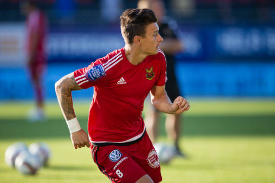 Östersunds Jamie Hopcutt värmer upp