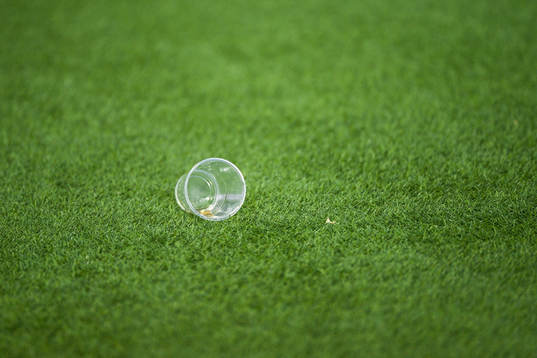 Inkastat platsglas på planen