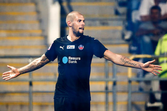 Helsingborgs Robin Simovic firar 1-2 målet