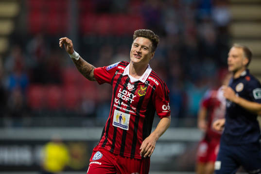 Östersunds Jamie Hopcutt jublar